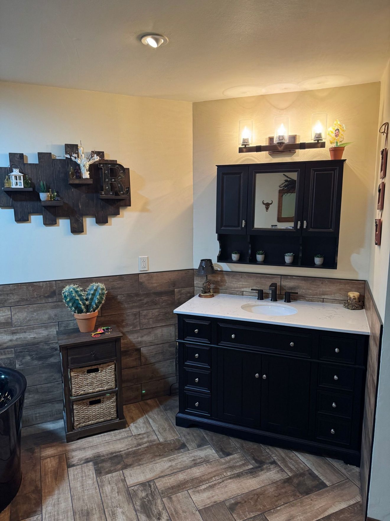 Primary Bath, Rustic Modern